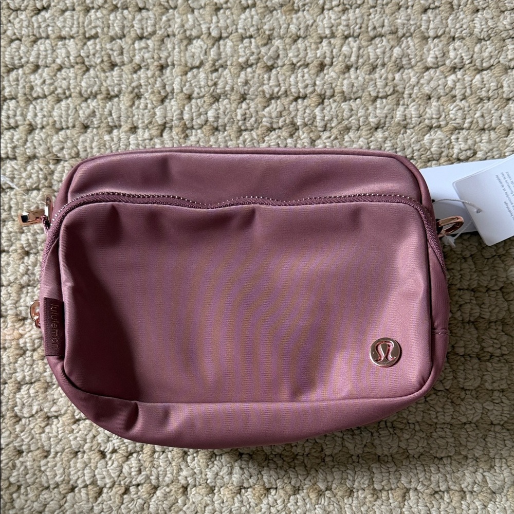 Lululemon Everywhere Crossbody Bag in Pink